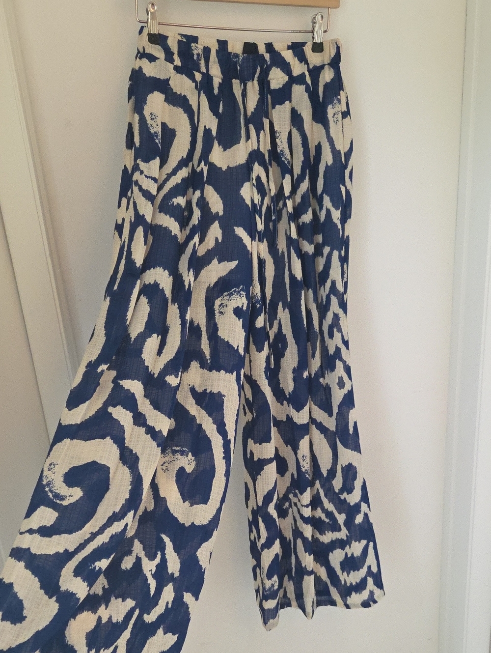 Cider Navy & White Wide-Leg Printed Pants